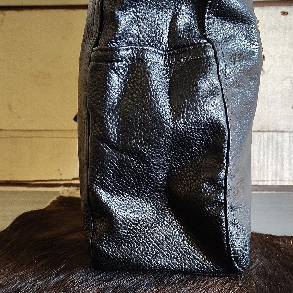 Montana West PU pebble leather black hobo bag with extra zip pouch